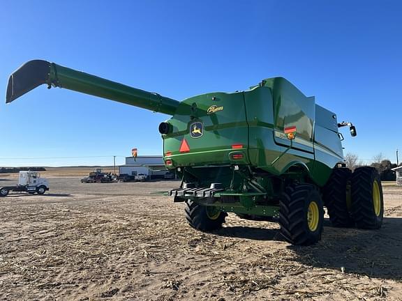 Image of John Deere S780 equipment image 2