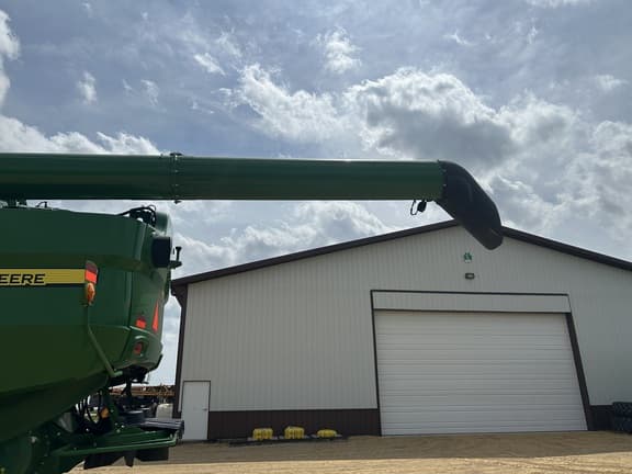 Image of John Deere S780 equipment image 4