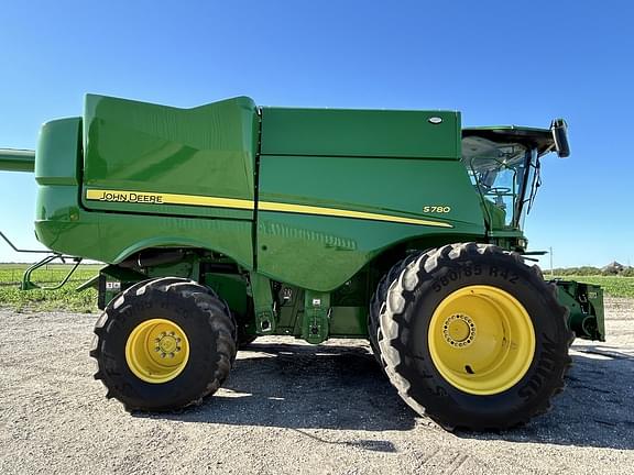 Image of John Deere S780 equipment image 2