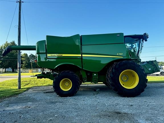 Image of John Deere S780 equipment image 1