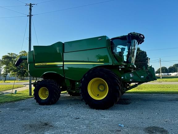 Image of John Deere S780 equipment image 2