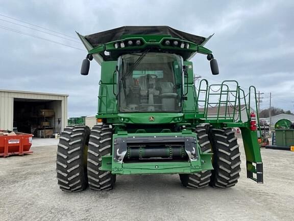 Image of John Deere S780 equipment image 1