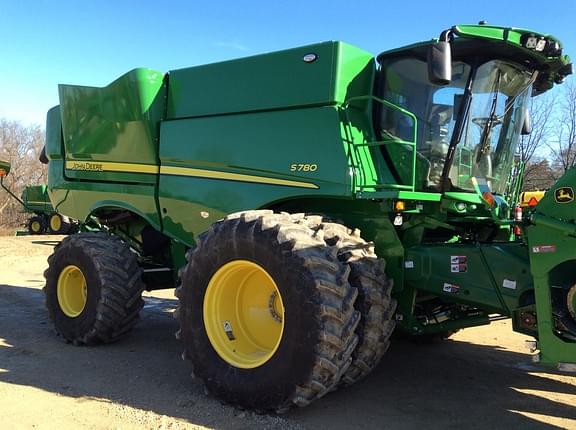 Image of John Deere S780 equipment image 1