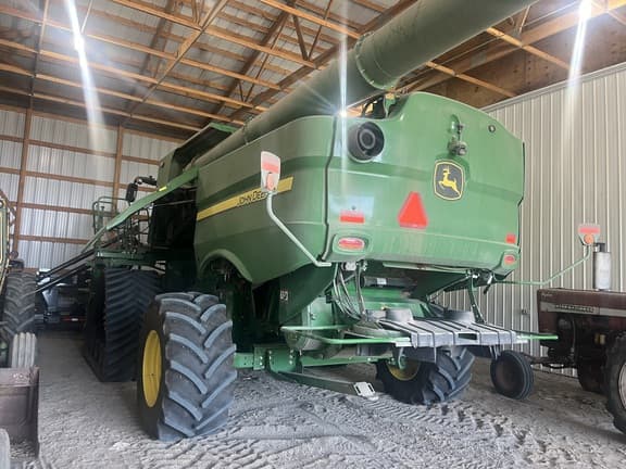 Image of John Deere S780 equipment image 2
