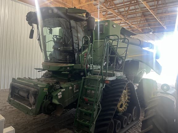 Image of John Deere S780 equipment image 1