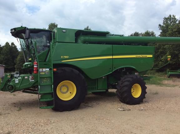 Image of John Deere S780 equipment image 1