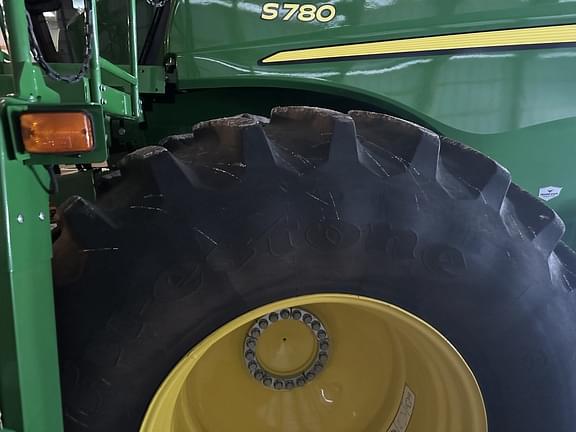 Image of John Deere S780 equipment image 2