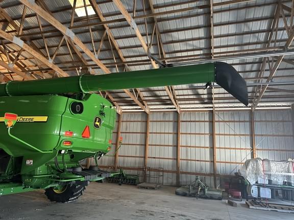 Image of John Deere S780 equipment image 4