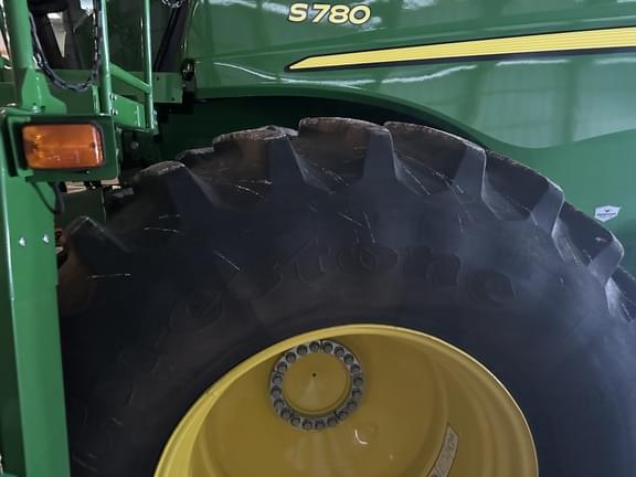 Image of John Deere S780 equipment image 2
