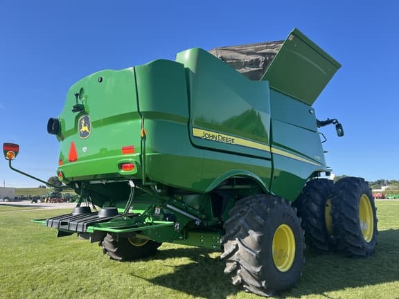 Image of John Deere S780 equipment image 3