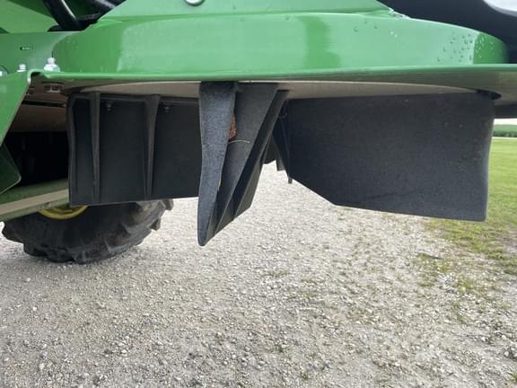 Image of John Deere S780 equipment image 4