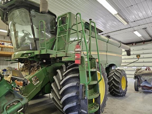 2023 John Deere S780 Equipment Image0
