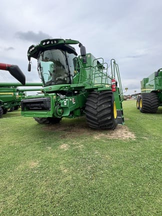 2023 John Deere S780 Equipment Image0