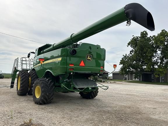 Image of John Deere S780 equipment image 1