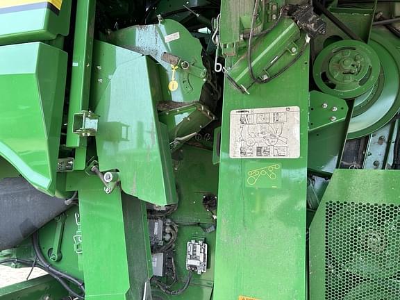 Image of John Deere S780 equipment image 4