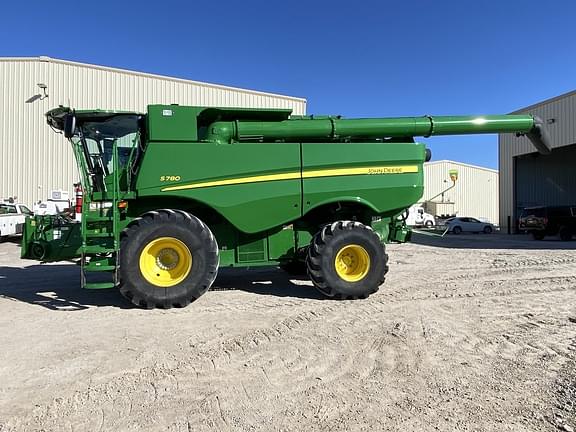 Image of John Deere S780 equipment image 1