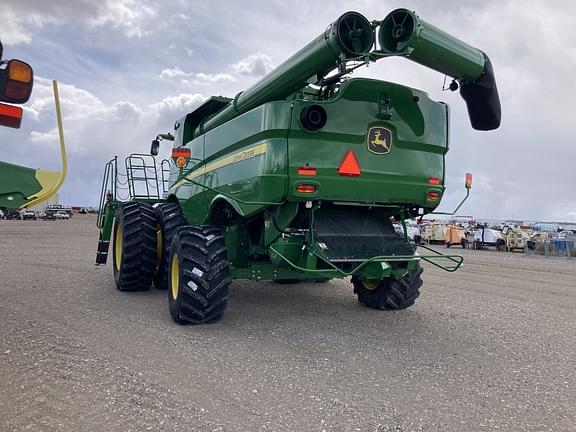 Image of John Deere S780 equipment image 4