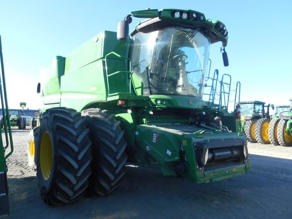 2023 John Deere S780 Equipment Image0