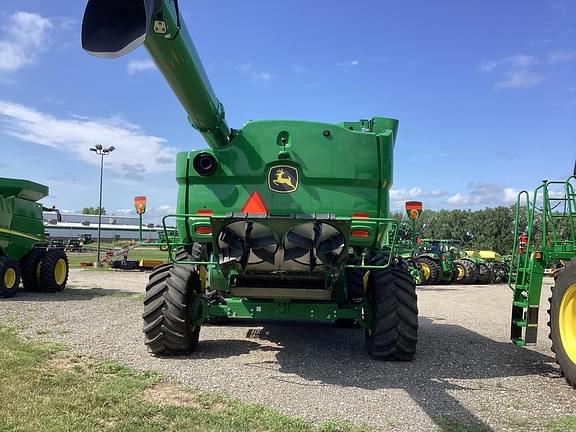 Image of John Deere S780 equipment image 4