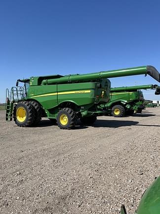 Image of John Deere S780 equipment image 2