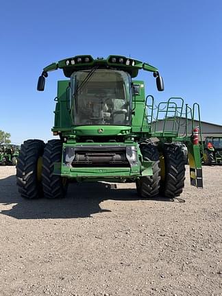 Image of John Deere S780 equipment image 1