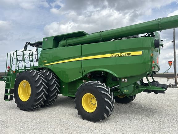 Image of John Deere S780 equipment image 4