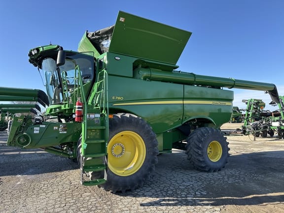 Main image John Deere S780