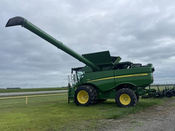Image of John Deere S780 equipment image 1