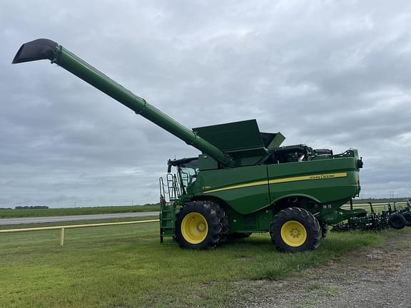 Image of John Deere S780 equipment image 2