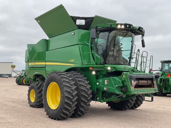 Image of John Deere S780 equipment image 2