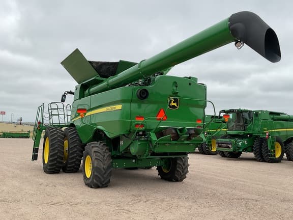 Image of John Deere S780 equipment image 4