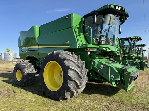 2023 John Deere S780 Equipment Image0