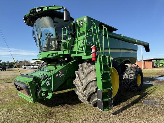 Image of John Deere S780 equipment image 1