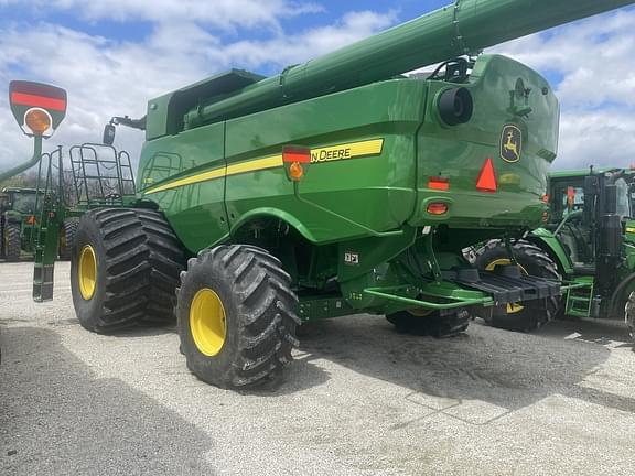 Image of John Deere S780 equipment image 2