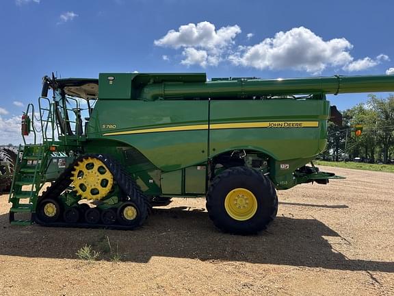 Image of John Deere S780 equipment image 1