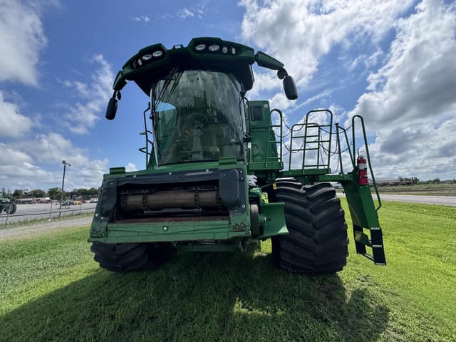 Image of John Deere S780 equipment image 4