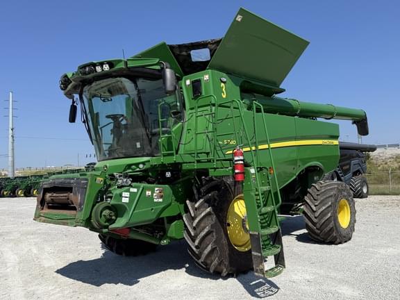 Image of John Deere S780 equipment image 2