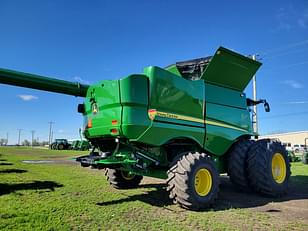 Main image John Deere S780 6