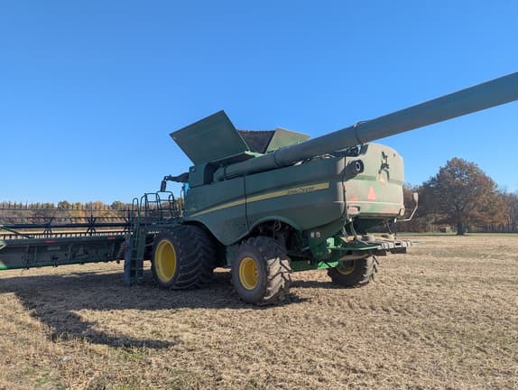 Image of John Deere S780 equipment image 1