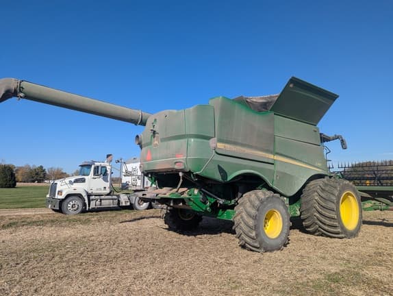 Image of John Deere S780 Primary image