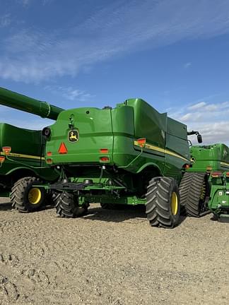 Image of John Deere S780 equipment image 2