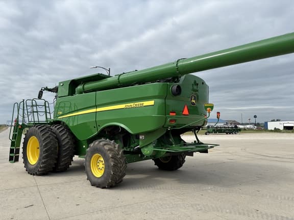 Image of John Deere S780 equipment image 3