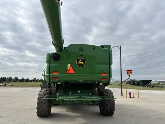 Image of John Deere S780 equipment image 2