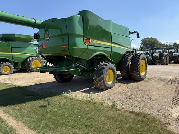 Image of John Deere S780 equipment image 3
