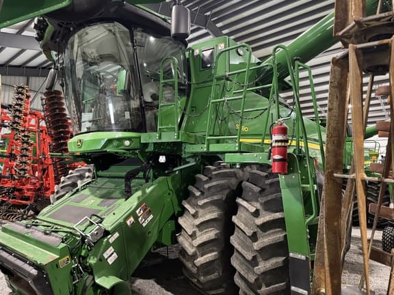 Image of John Deere S780 equipment image 1