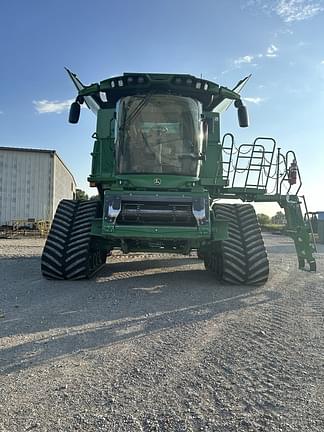 Image of John Deere S780 equipment image 1