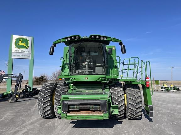 Image of John Deere S780 equipment image 1