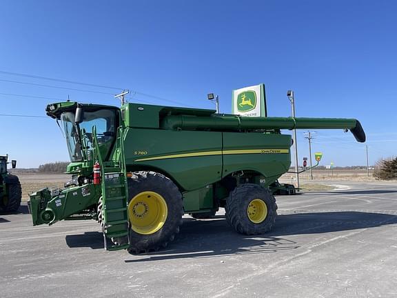 Image of John Deere S780 equipment image 3