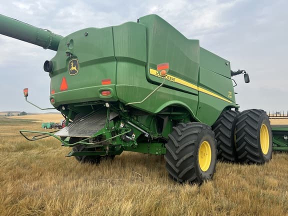 Image of John Deere S780 equipment image 2