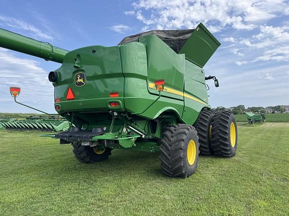 Image of John Deere S780 equipment image 4